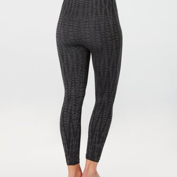 SPANX LAMN Seamless Leggings - Black Geometric NWT - Picture 2 of 4